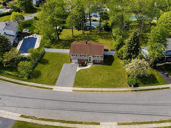 2nd image of 87 Newbury Road