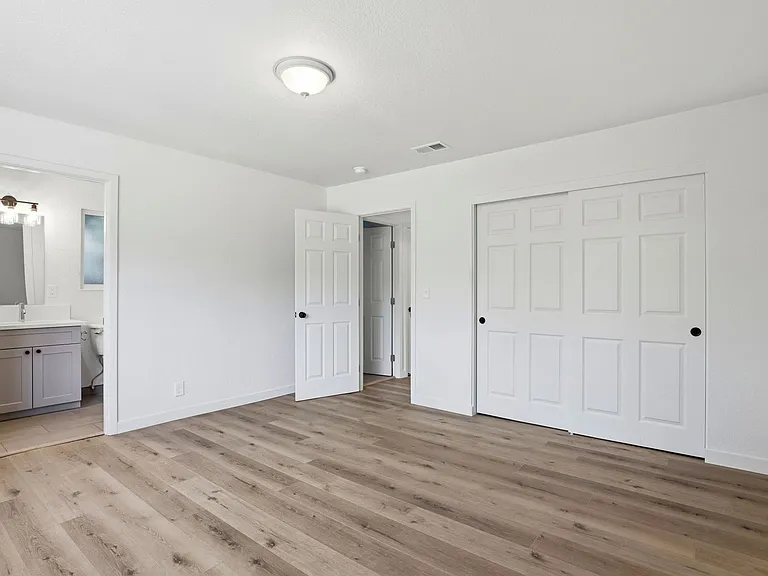 635 Glenview Ct — Photo 11