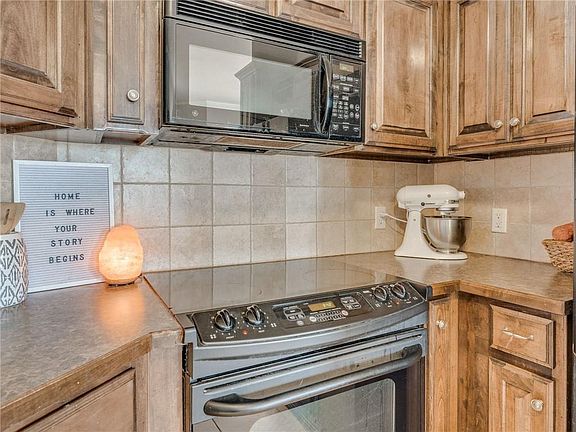 4th image of 2840 NW 170th Ct