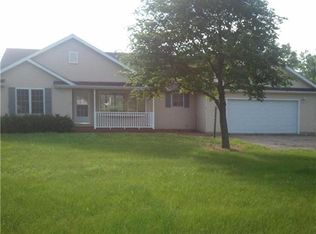 1390 Deer Run Dr, Riverside, IA 52327