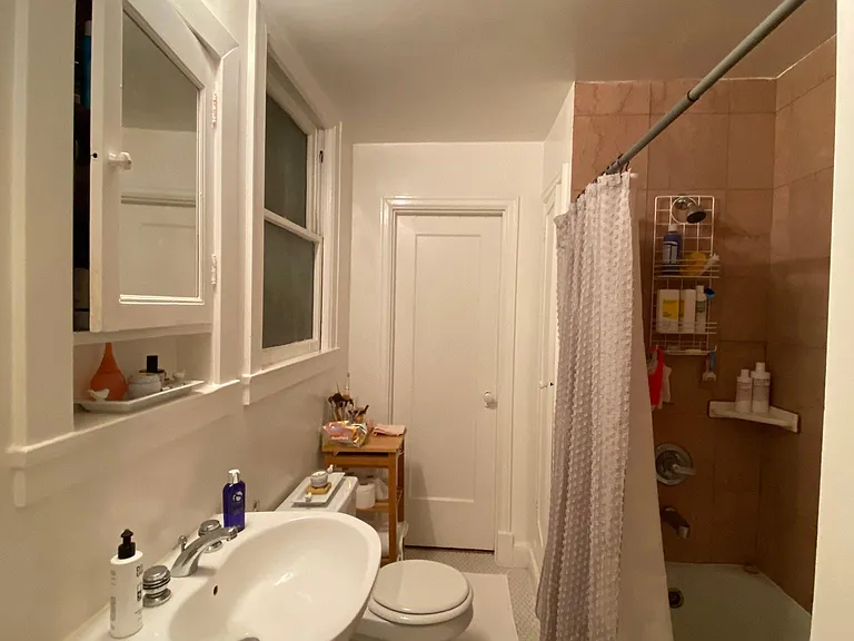820 Jones St — Photo 14
