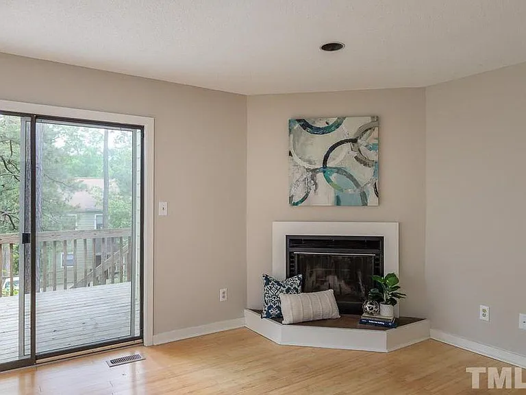 217 Cedarwood Ln — Photo 4