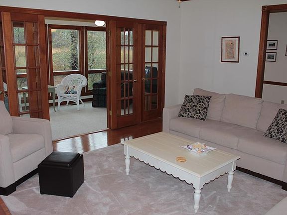 5th image of 445 Black Gum Dr