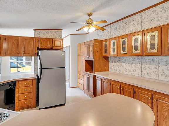 4th image of 712 Oaklanding Cir