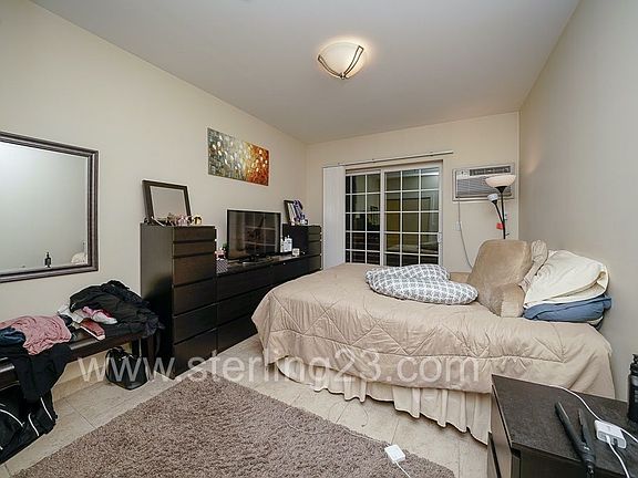 3rd image of 2521 34th St APT 3B