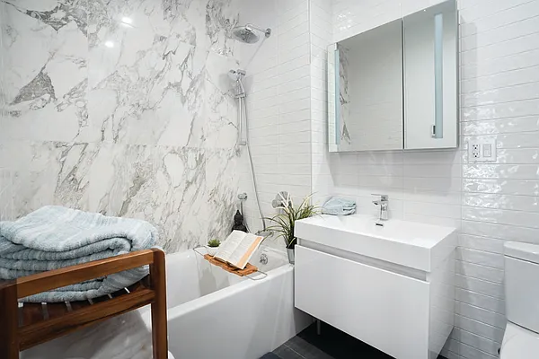 Sold by The InHouse Group | media 27