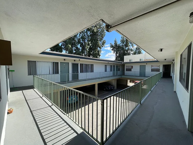 15634 LEADWELL ST. — Photo 1