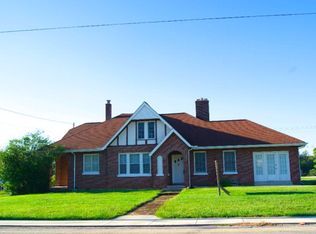 310 W Main St, Livingston, TN 38570