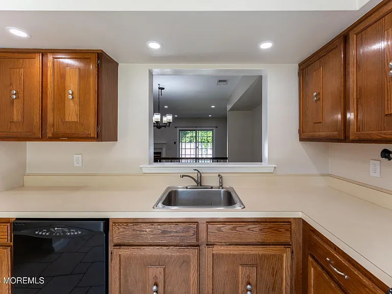4 Vassar Pl — Photo 25