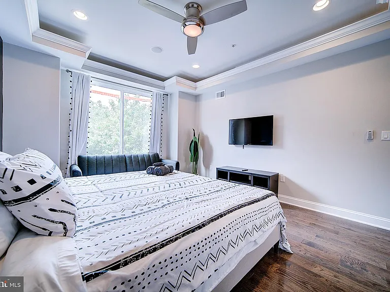 1513 S Lambert St — Photo 56