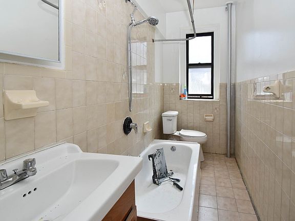 5th image of 2333 Loring Pl N APT 51