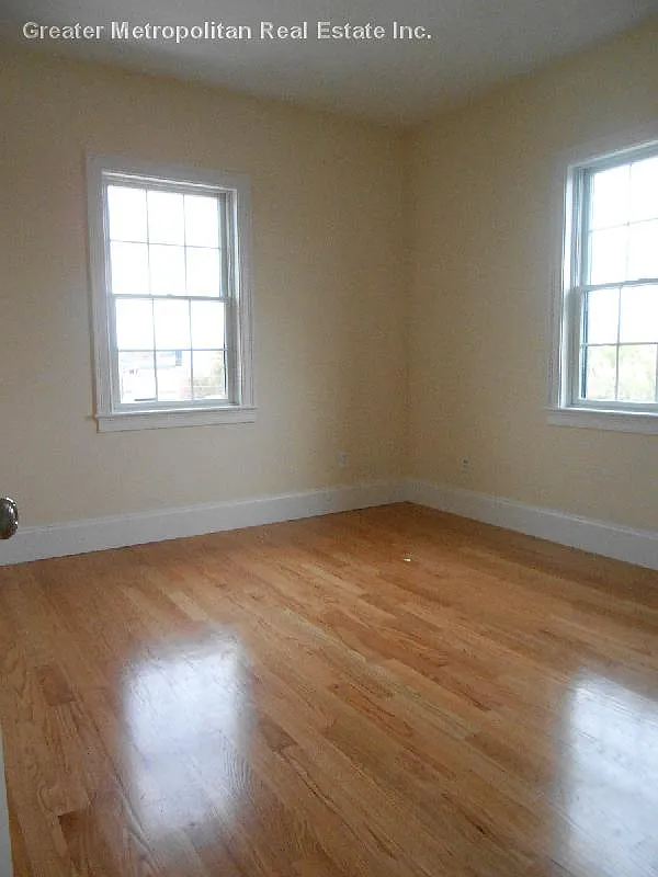 2 bed, 1.0 bath, 975 sqft, $2,800 — Photo 3