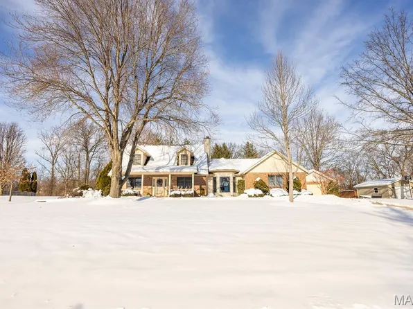 3 Ryan Cir, Lebanon, IL 62254