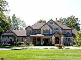 14 Ridgecreek Rd, Saint Louis, MO 63141