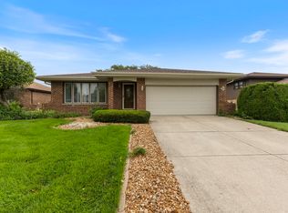 8124 167th Pl, Tinley Park, IL 60477