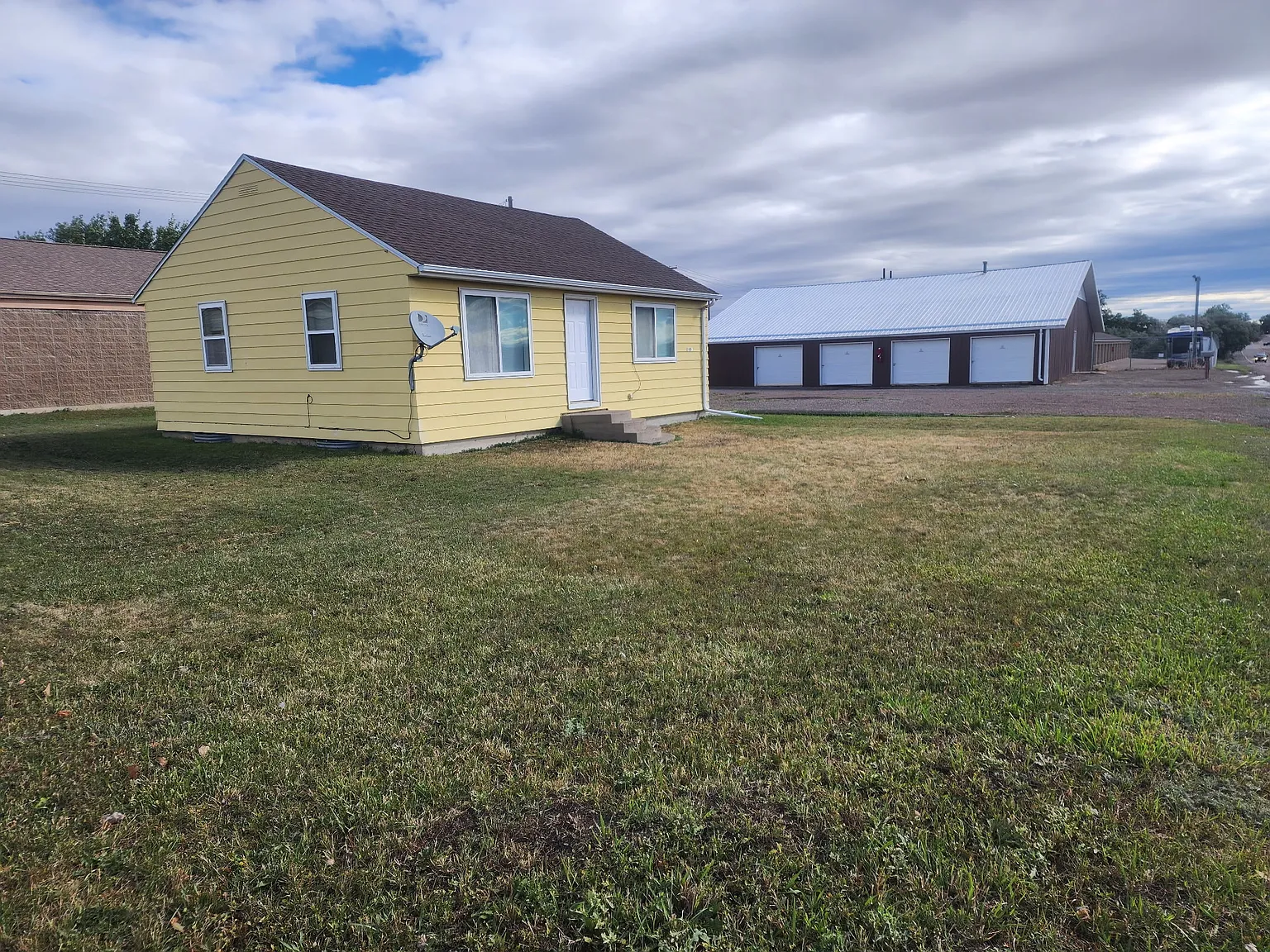 2 bed, 800 sqft, $1,200 — Photo 3