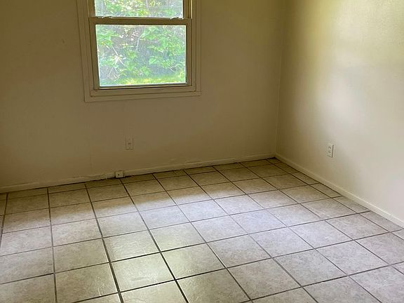 2nd image of 640 Anna St
