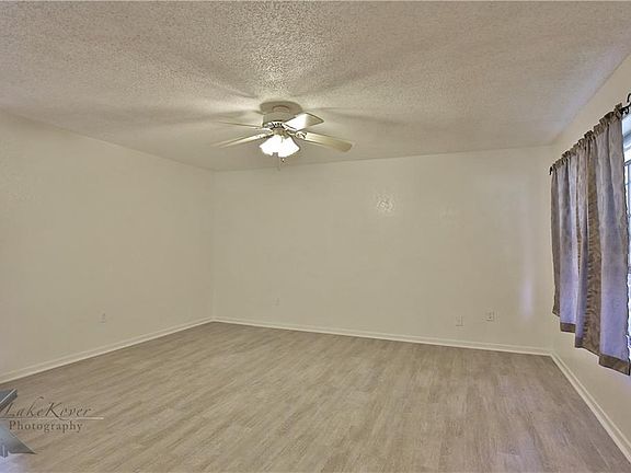 3rd image of 2357 Meadowbrook Dr
