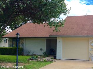 201 Acacia Club Rd, Hollister, MO 65672