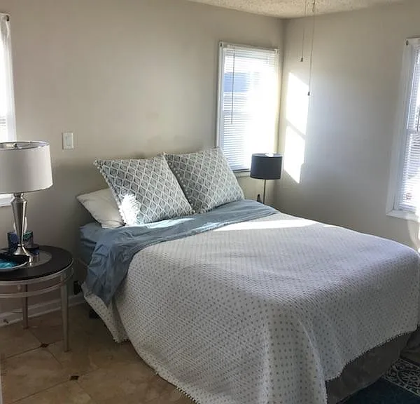 Queen size Bed room 1
