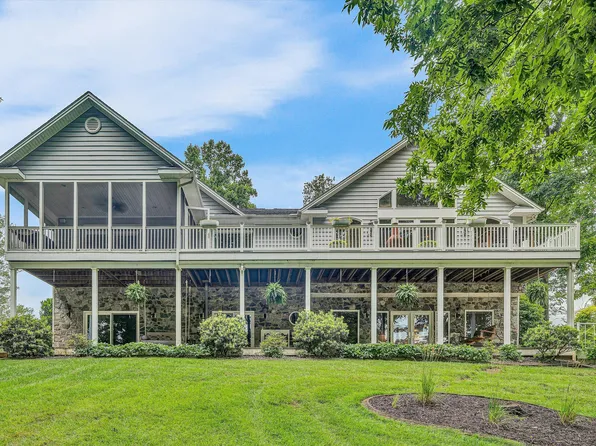 239 Cedar Bay Rd, Union Hall, VA 24176