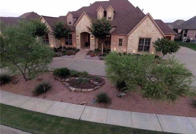 1st image of 3321 Club View Dr