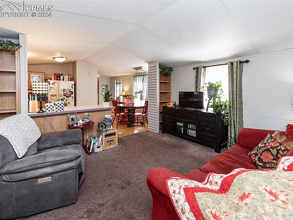 4th image of 173 E Homer Dr