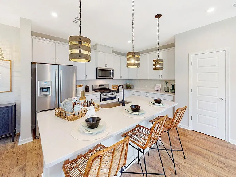 2081 Shaded Knoll Rd — Photo 5