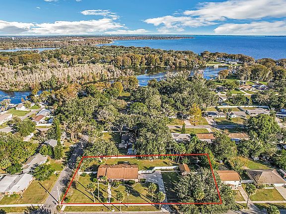 5th image of 1400 Floradel Ave