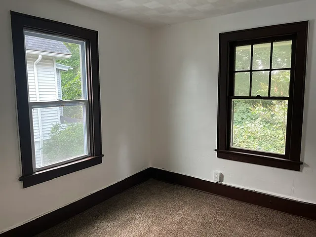 821 Bay St — Photo 14