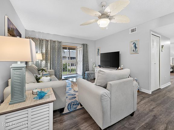 3rd image of 997 Sonesta Ave NE APT 202
