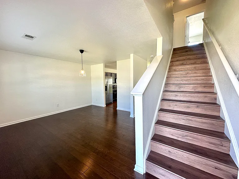 115 Hickory Knob Ln — Photo 3