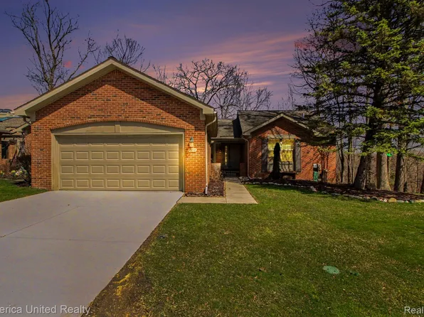 7184 Westchester, West Bloomfield, MI 48322