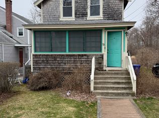 19 Beach Rd, Bristol, RI 02809
