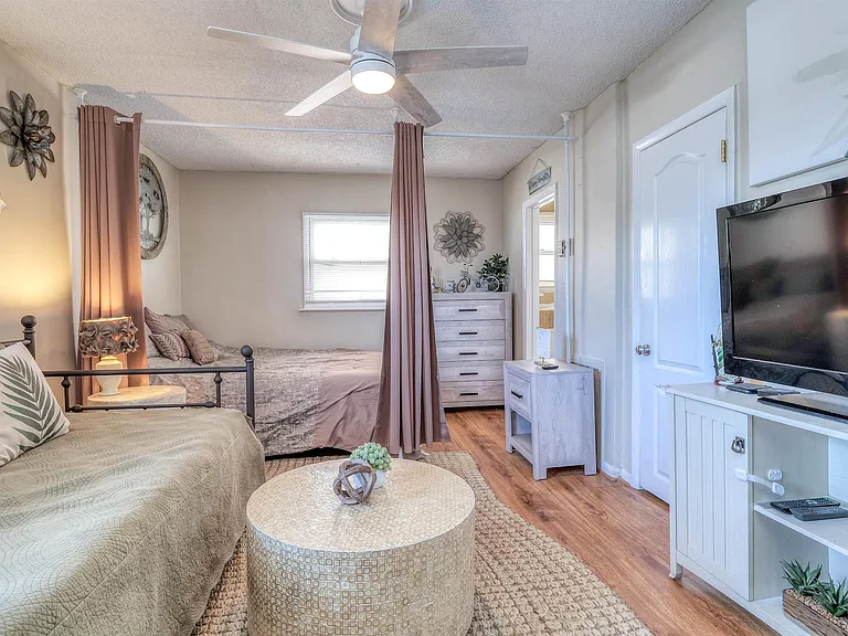 111 S Dudley Ave #211 — Photo 9
