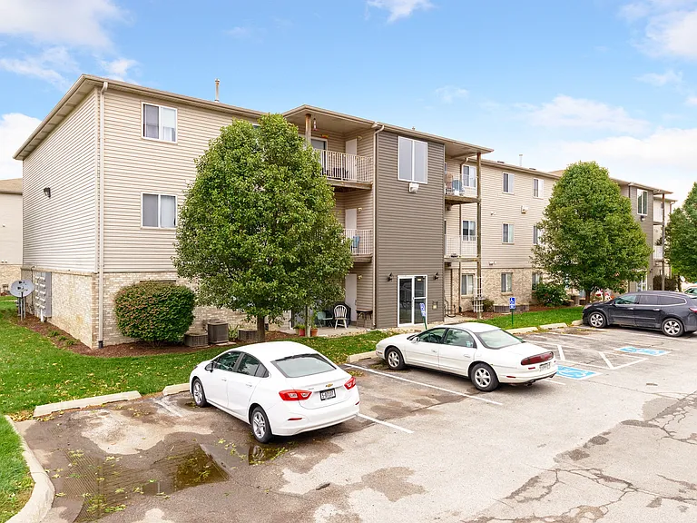 Cambridge Apartments — Photo 5