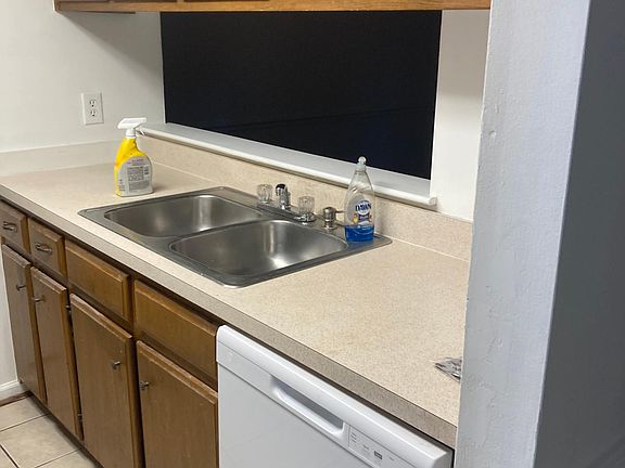 2nd image of 6 Penn Cir #6B