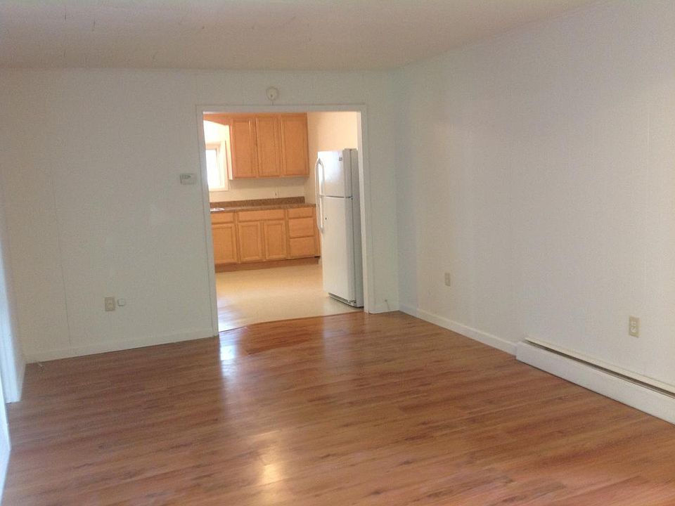 1st image of 19 Broad St APT 6