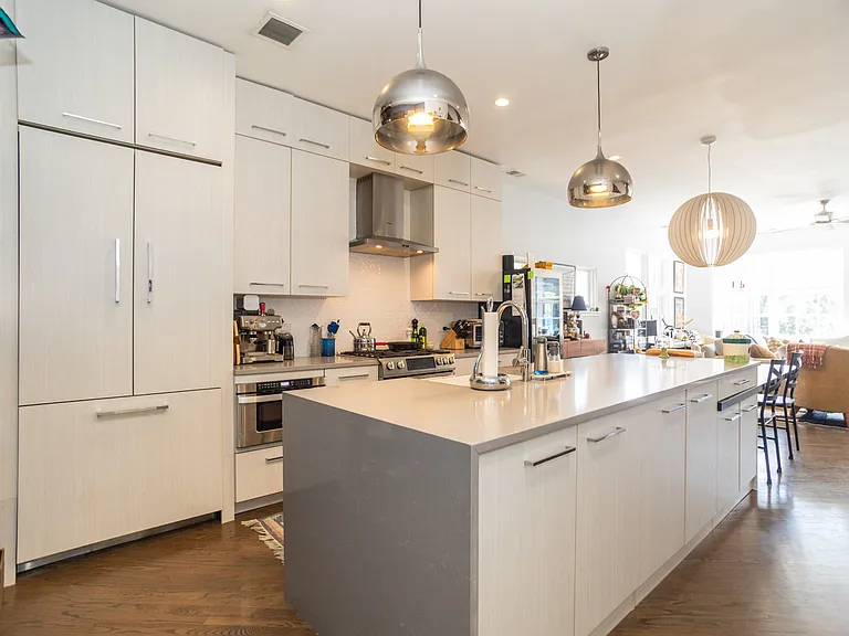824 W Armitage Ave #2B — Photo 8