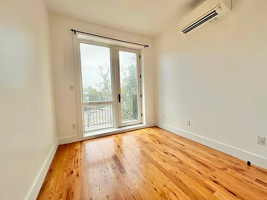 Rented by ERNY LLC | media 11