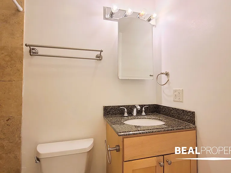 625 W Wrightwood — Photo 9