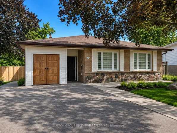 35 Davies Cres, Barrie, ON L4M 2M4