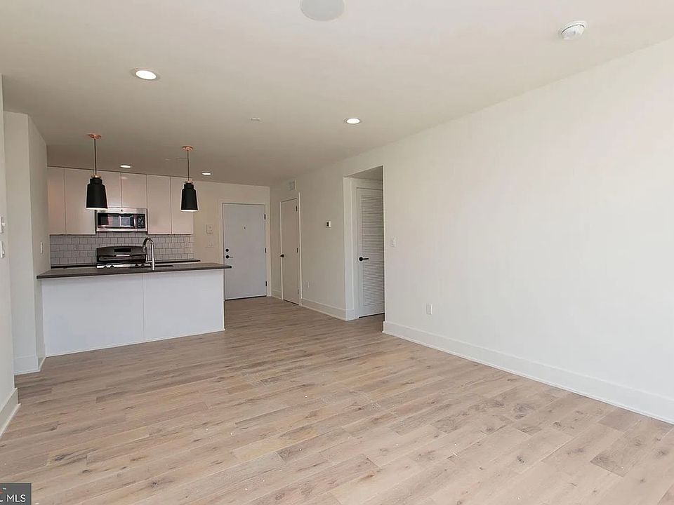 1st image of 2431 Frankford Ave APT 3