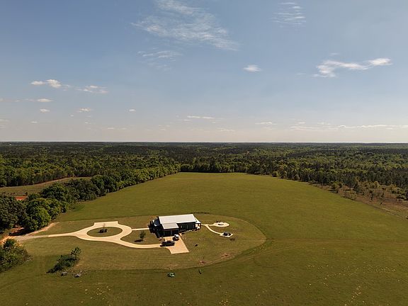4th image of 738 Mount Calvary Church Rd