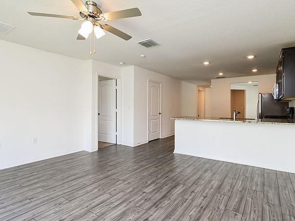 5th image of 248 Kensington View Blvd