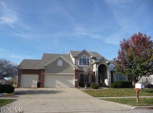 13 Pebblebrook Ct, Bloomington, IL