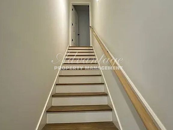 4th image of 3272 Highland Park Pl