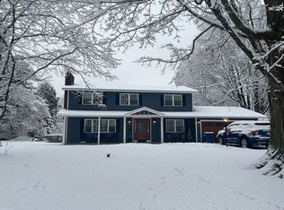 105 Thornton Ct, Camillus, NY 13031