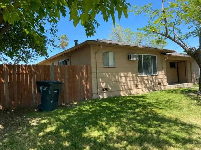 2 bed, 1.0 bath, $1,595 — Photo 3