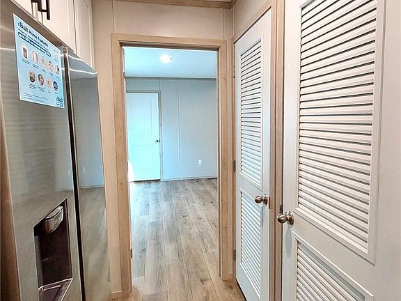 4th image of 11 Woodland Ln